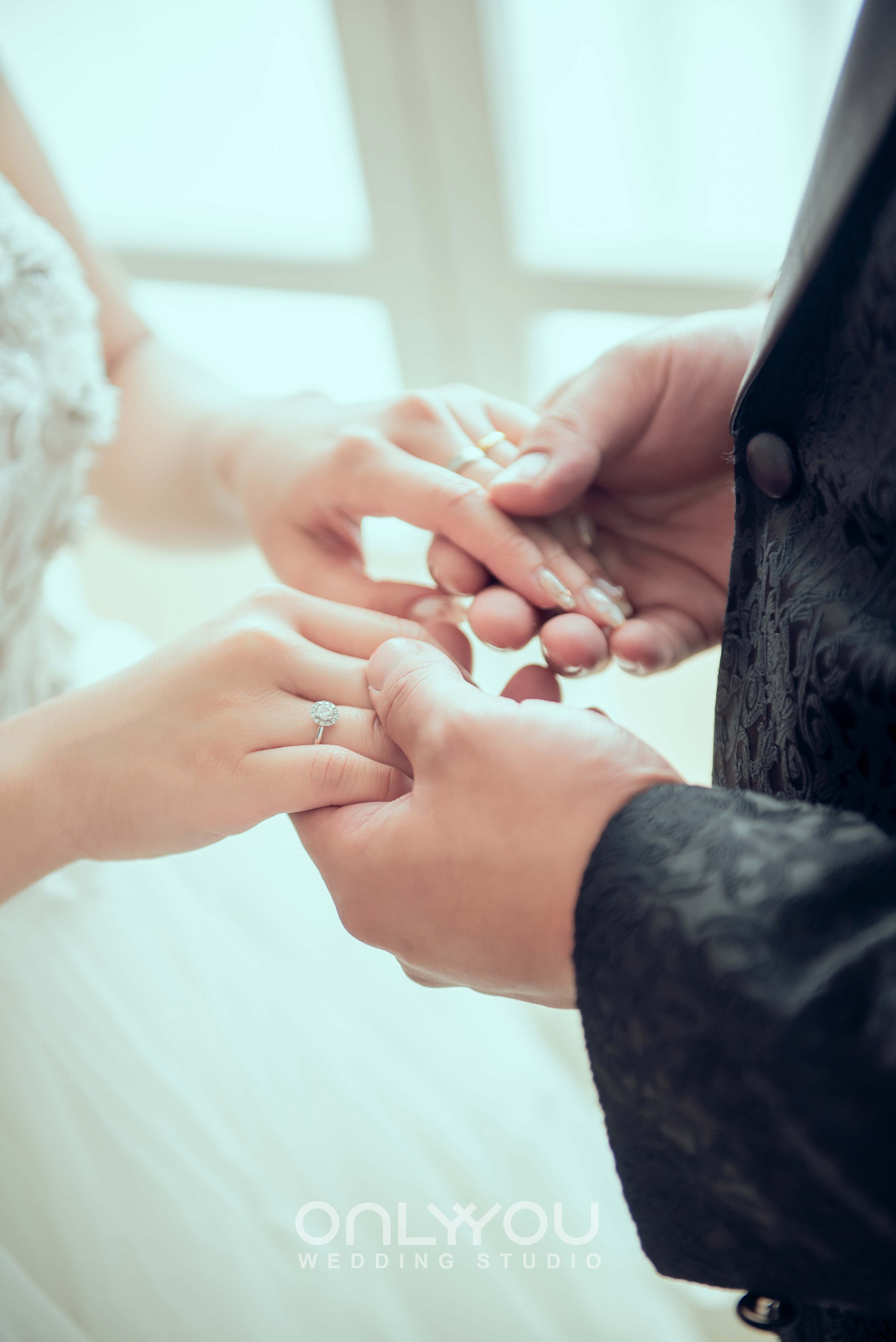婚紗推薦 首選唯你 婚紗攝影，台北婚紗 中最推薦的高質感 婚紗照，拍婚紗 優惠實在，給新人最幸福的 婚紗攝影 體驗，客製化 婚紗照 包套，網路評價一致好評 婚紗價格 最透明的 婚紗攝影 團隊，實現您夢幻婚禮就在唯你 婚紗攝影。