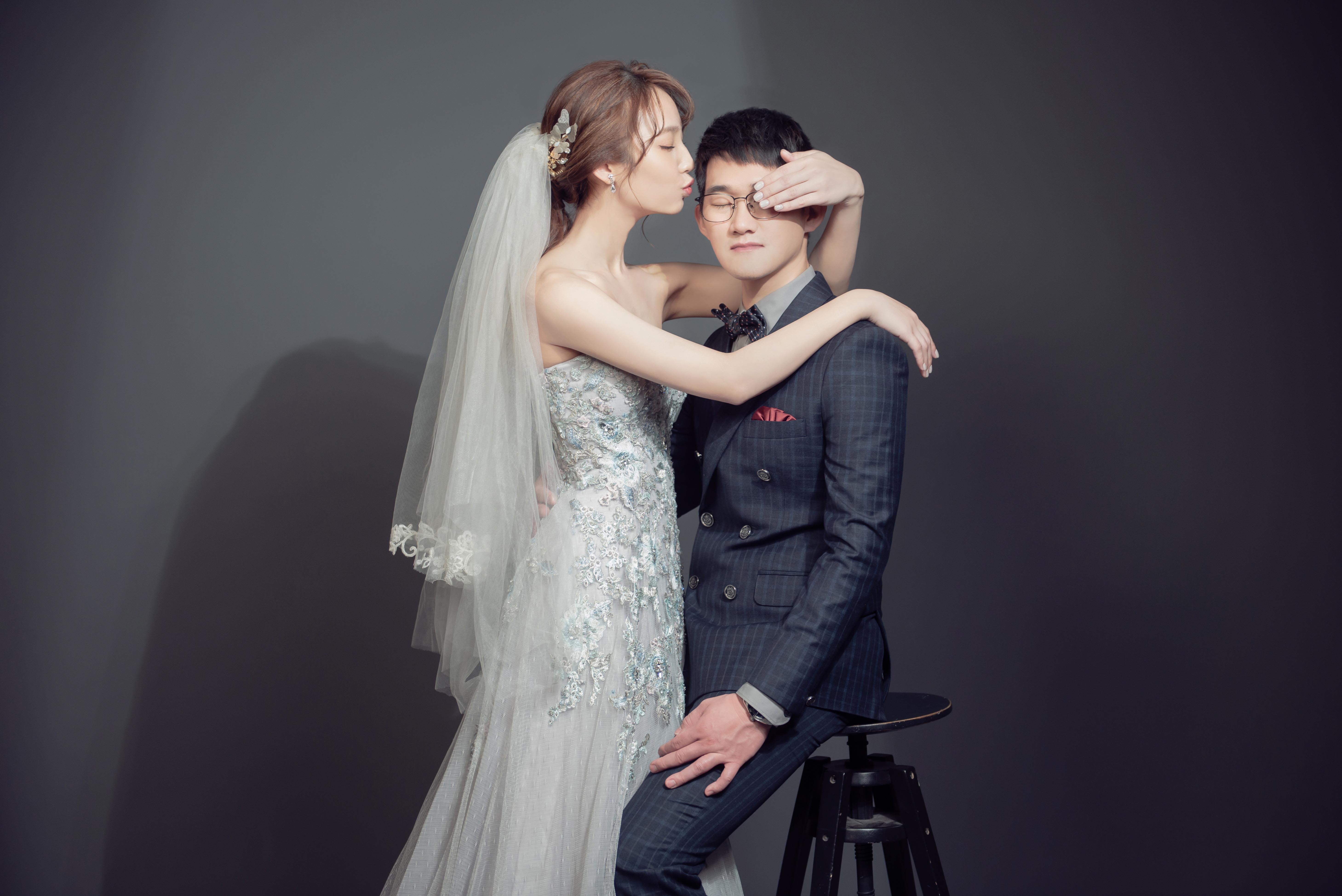 婚紗推薦 首選唯你 婚紗攝影，台北婚紗 中最推薦的高質感 婚紗照，拍婚紗 優惠實在，給新人最幸福的 婚紗攝影 體驗，客製化 婚紗照 包套，網路評價一致好評 婚紗價格 最透明的 婚紗攝影 團隊，實現您夢幻婚禮就在唯你 婚紗攝影。