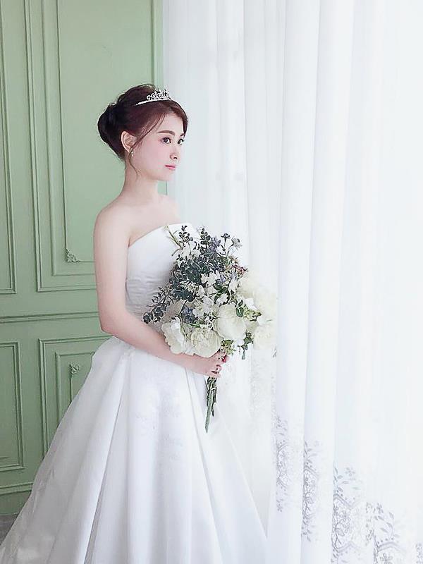 婚紗推薦 首選唯你 婚紗攝影，台北婚紗 中最推薦的高質感 婚紗照，拍婚紗 優惠實在，給新人最幸福的 婚紗攝影 體驗，客製化 婚紗照 包套，網路評價一致好評 婚紗價格 最透明的 婚紗攝影 團隊，實現您夢幻婚禮就在唯你 婚紗攝影。