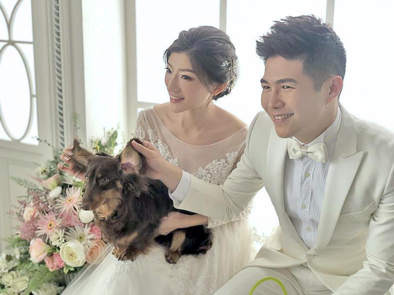 婚紗推薦 首選唯你 婚紗攝影，台北婚紗 中最推薦的高質感 婚紗照，拍婚紗 優惠實在，給新人最幸福的 婚紗攝影 體驗，客製化 婚紗照 包套，網路評價一致好評 婚紗價格 最透明的 婚紗攝影 團隊，實現您夢幻婚禮就在唯你 婚紗攝影。