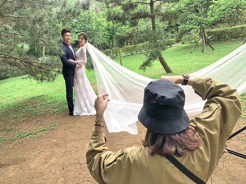 婚紗推薦 首選唯你 婚紗攝影，台北婚紗 中最推薦的高質感 婚紗照，拍婚紗 優惠實在，給新人最幸福的 婚紗攝影 體驗，客製化 婚紗照 包套，網路評價一致好評 婚紗價格 最透明的 婚紗攝影 團隊，實現您夢幻婚禮就在唯你 婚紗攝影。