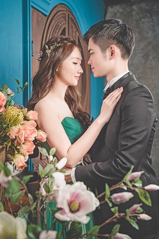 婚紗推薦 首選唯你 婚紗攝影，台北婚紗 中最推薦的高質感 婚紗照，拍婚紗 優惠實在，給新人最幸福的 婚紗攝影 體驗，客製化 婚紗照 包套，網路評價一致好評 婚紗價格 最透明的 婚紗攝影 團隊，實現您夢幻婚禮就在唯你 婚紗攝影。