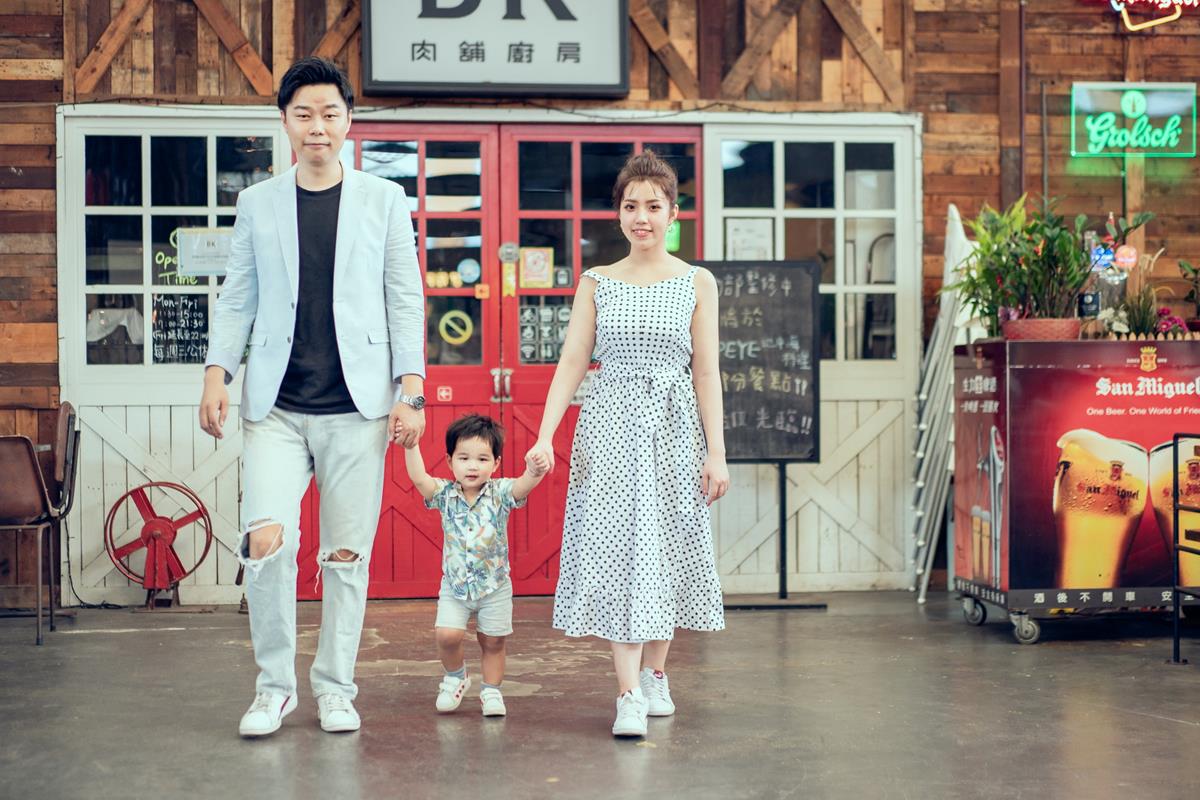 婚紗推薦 首選唯你 婚紗攝影，台北婚紗 中最推薦的高質感 婚紗照，拍婚紗 優惠實在，給新人最幸福的 婚紗攝影 體驗，客製化 婚紗照 包套，網路評價一致好評 婚紗價格 最透明的 婚紗攝影 團隊，實現您夢幻婚禮就在唯你 婚紗攝影。